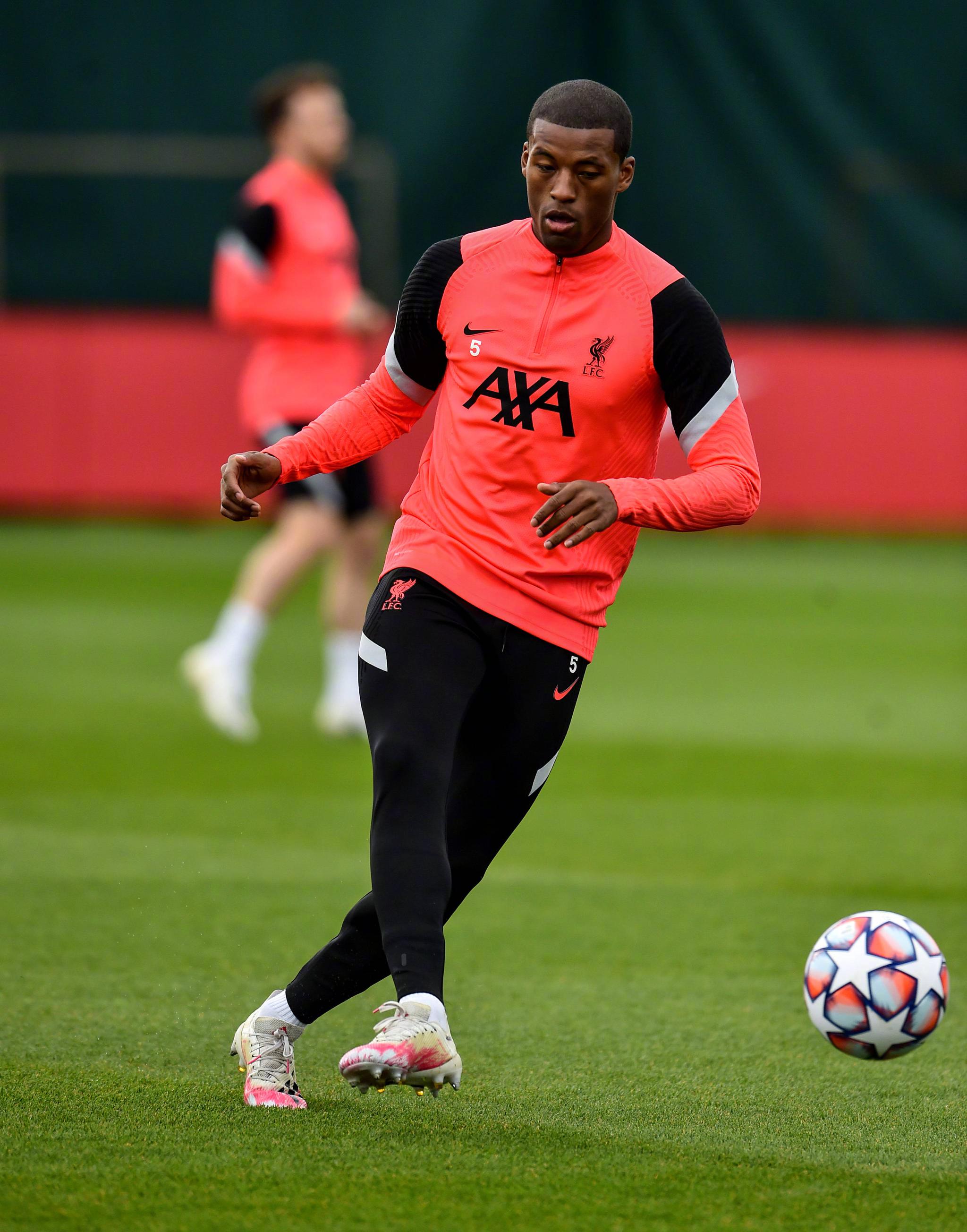 清晨体能课后；丹佛掘金主帅复盘备战欧冠；更衣室稳定；资深球员宣示担当的简单介绍